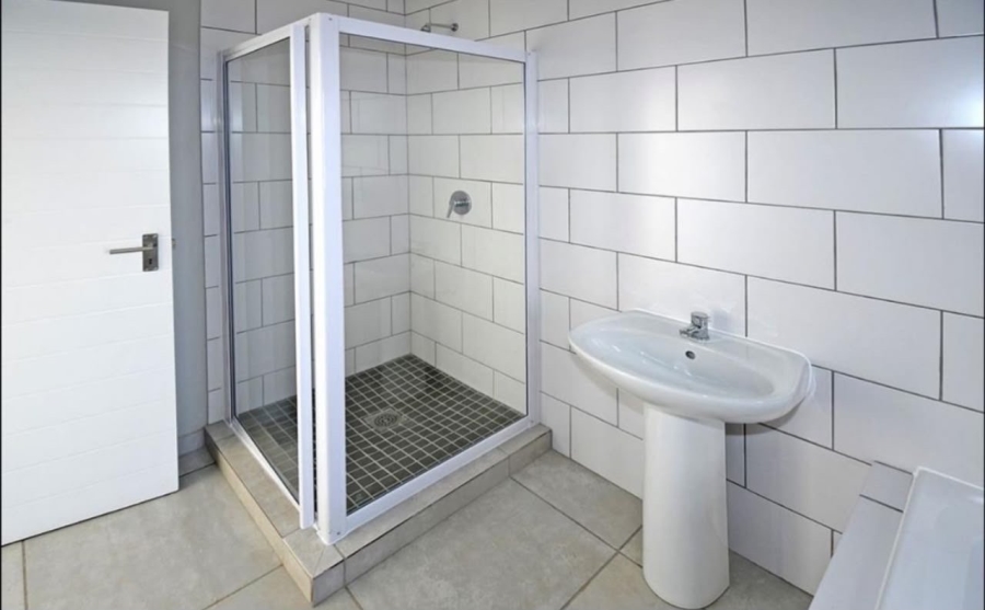 2 Bedroom Property for Sale in Glen Marais Gauteng