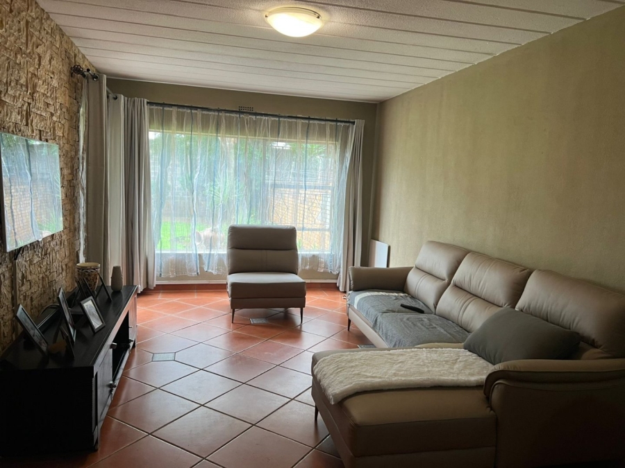 To Let 4 Bedroom Property for Rent in Kibler Park Gauteng