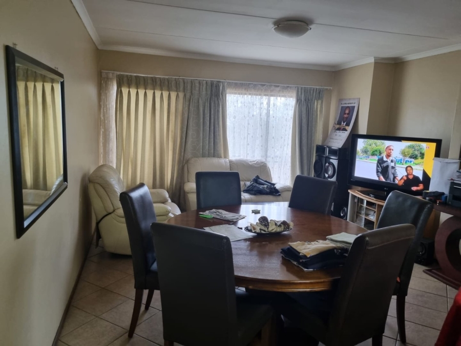 2 Bedroom Property for Sale in Terenure Gauteng