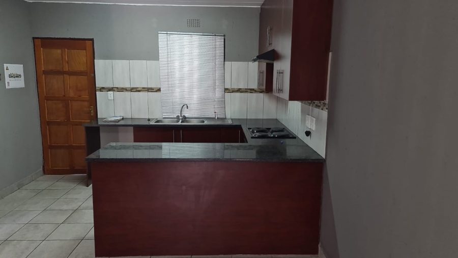 2 Bedroom Property for Sale in Chloorkop Gauteng