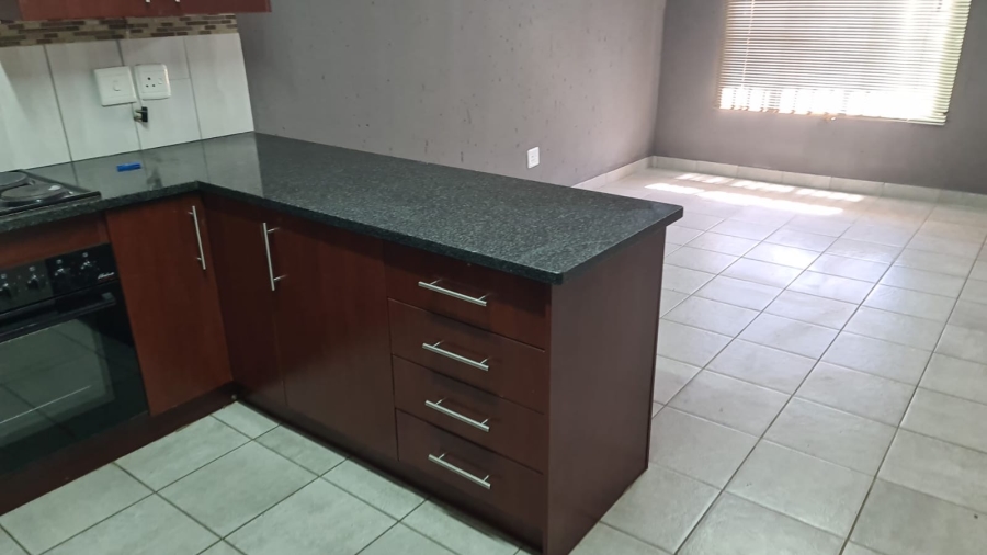 2 Bedroom Property for Sale in Chloorkop Gauteng