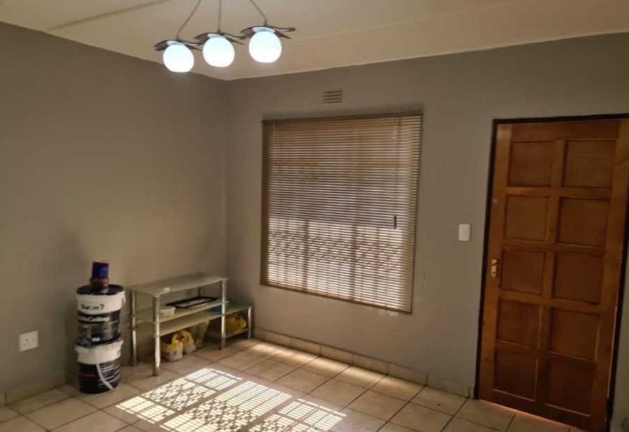 2 Bedroom Property for Sale in Chloorkop Gauteng