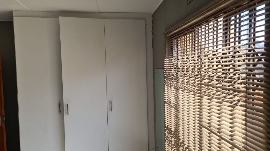 2 Bedroom Property for Sale in Chloorkop Gauteng