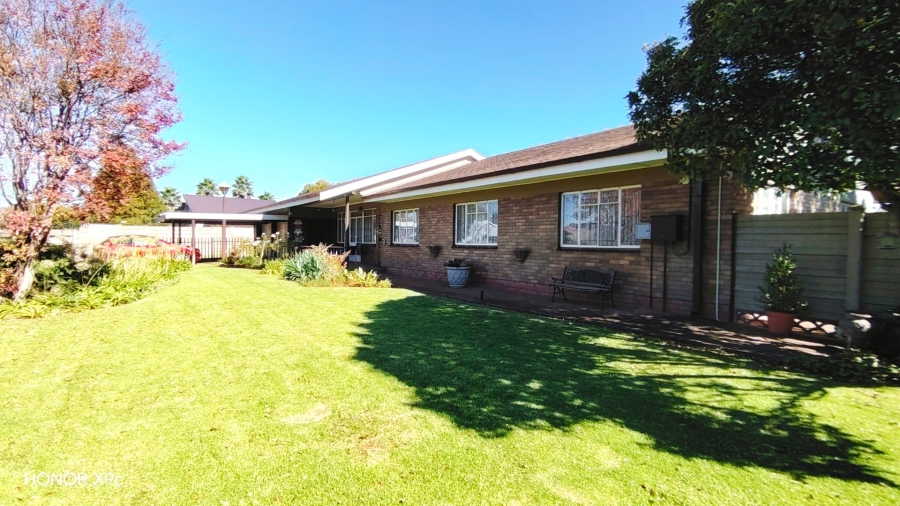 4 Bedroom Property for Sale in Rothdene Gauteng
