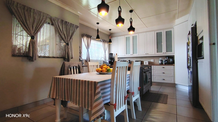 4 Bedroom Property for Sale in Rothdene Gauteng