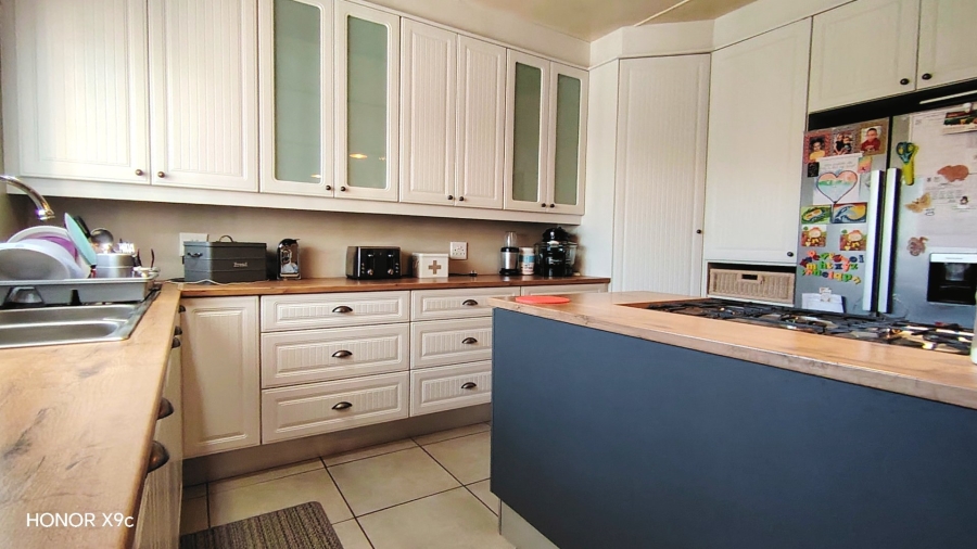 4 Bedroom Property for Sale in Rothdene Gauteng