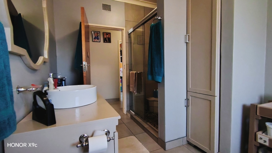 4 Bedroom Property for Sale in Rothdene Gauteng