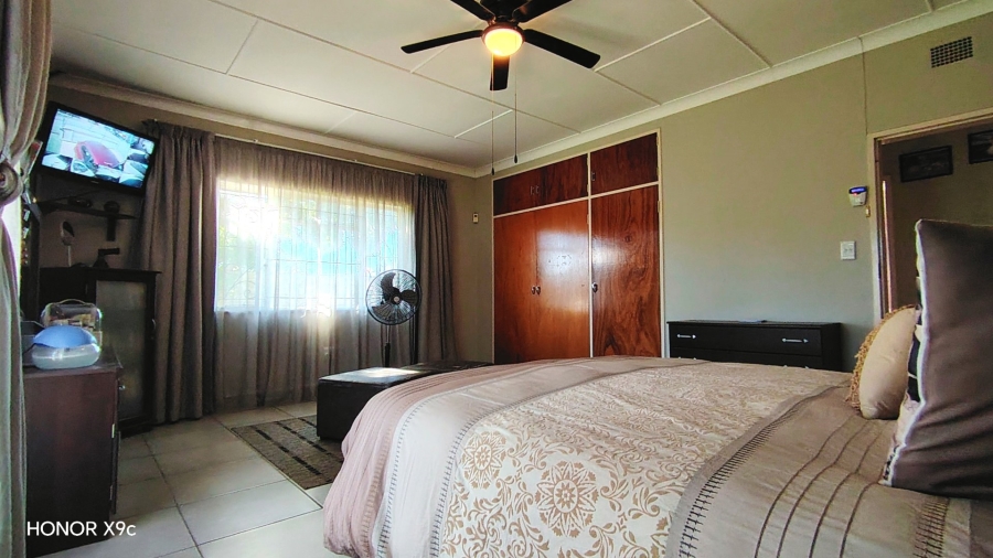 4 Bedroom Property for Sale in Rothdene Gauteng