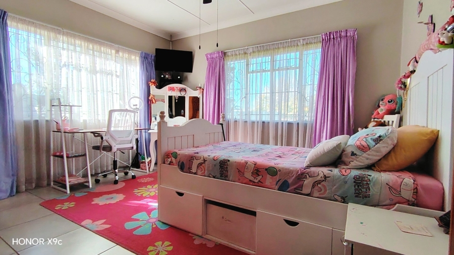 4 Bedroom Property for Sale in Rothdene Gauteng