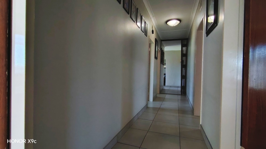 4 Bedroom Property for Sale in Rothdene Gauteng