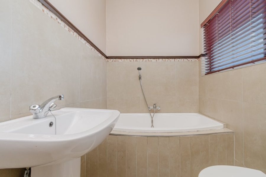 4 Bedroom Property for Sale in Noordhang Gauteng