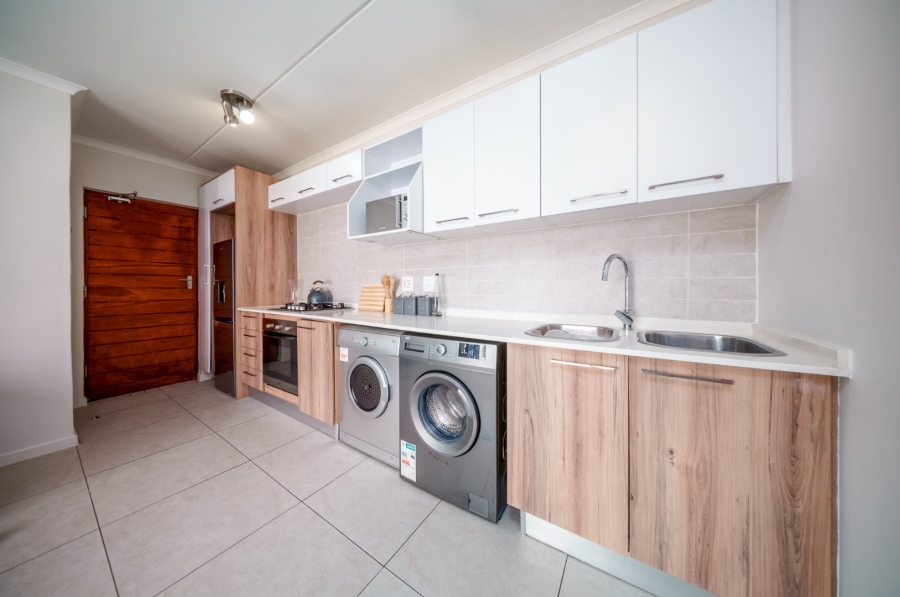 To Let 1 Bedroom Property for Rent in Modderfontein Gauteng