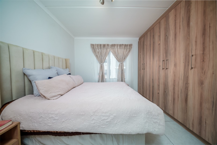 To Let 1 Bedroom Property for Rent in Modderfontein Gauteng