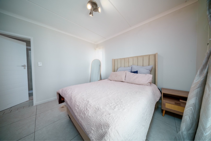 To Let 1 Bedroom Property for Rent in Modderfontein Gauteng