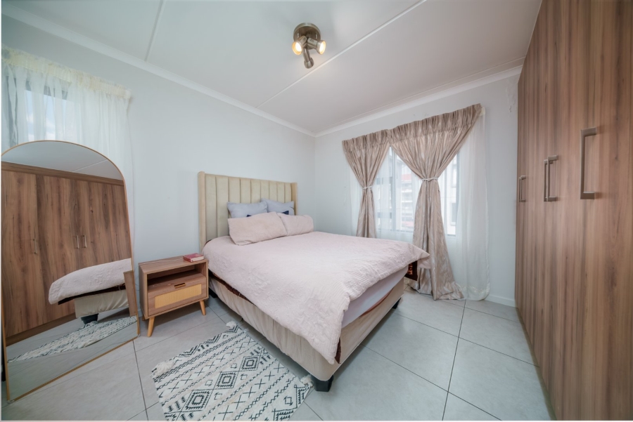To Let 1 Bedroom Property for Rent in Modderfontein Gauteng