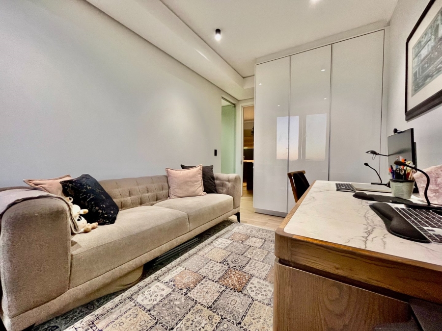 2 Bedroom Property for Sale in Waterfall Gauteng