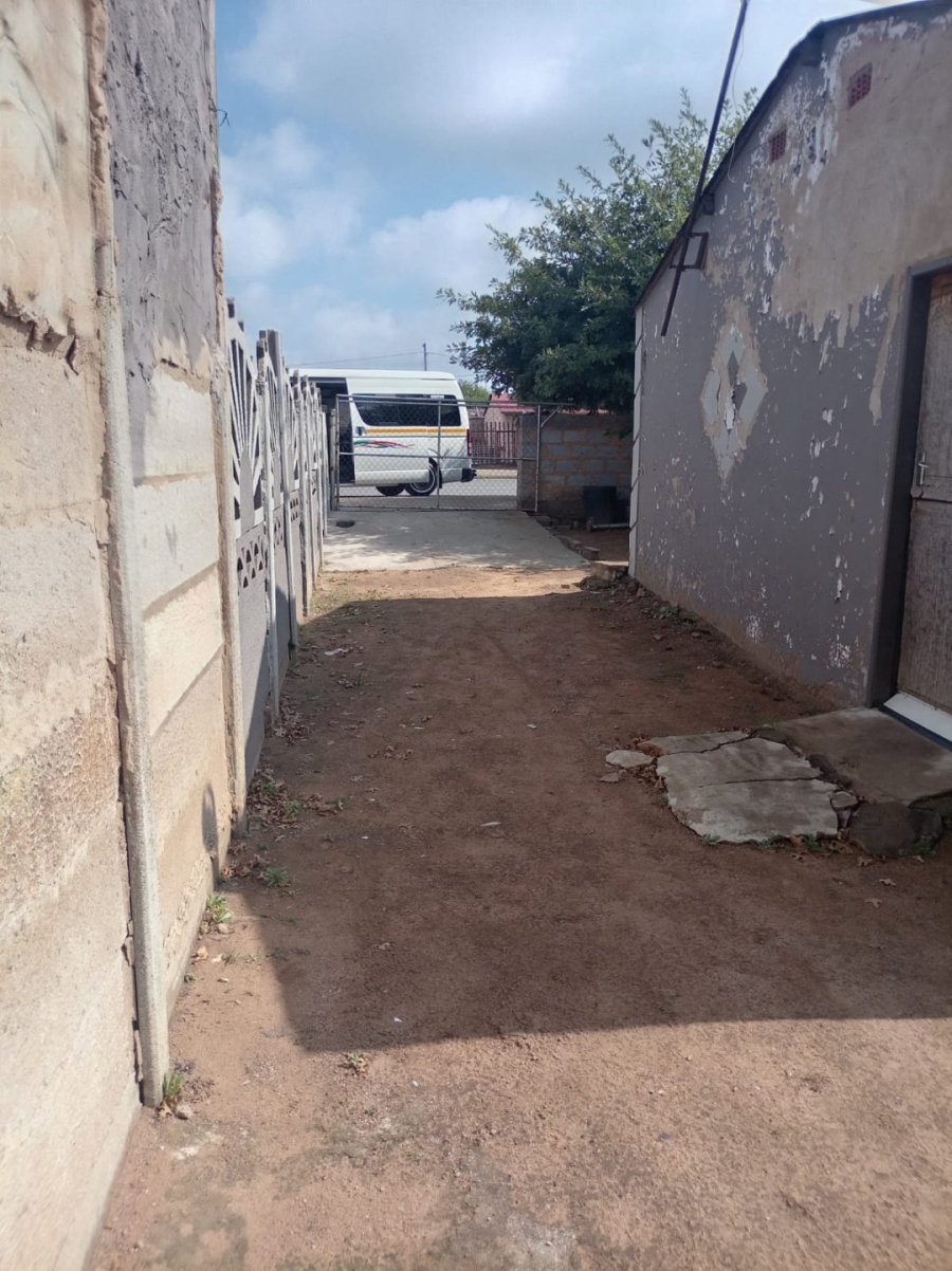 2 Bedroom Property for Sale in Daveyton Gauteng