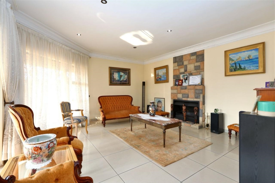 5 Bedroom Property for Sale in Country View Gauteng