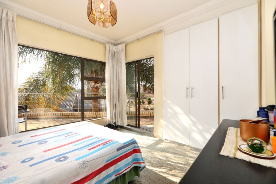 5 Bedroom Property for Sale in Country View Gauteng