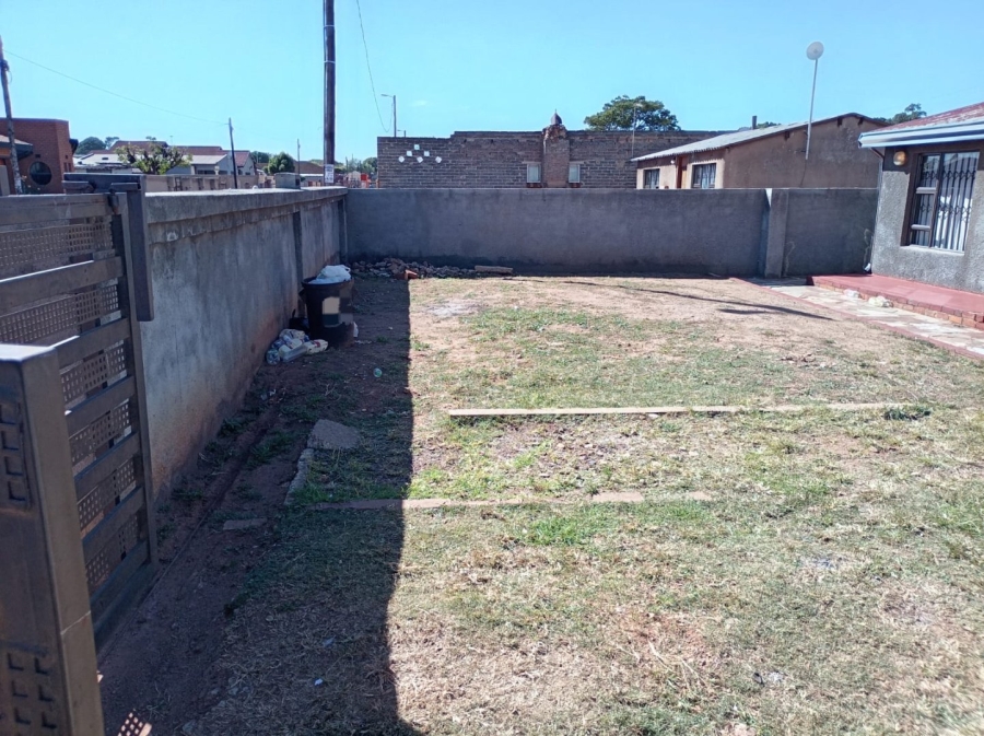 5 Bedroom Property for Sale in Daveyton Gauteng