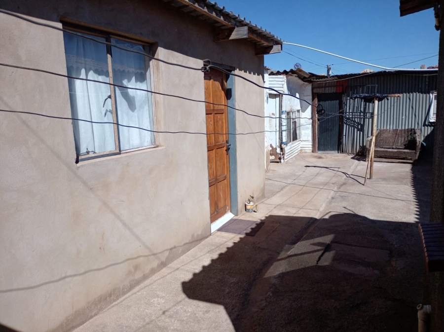5 Bedroom Property for Sale in Daveyton Gauteng