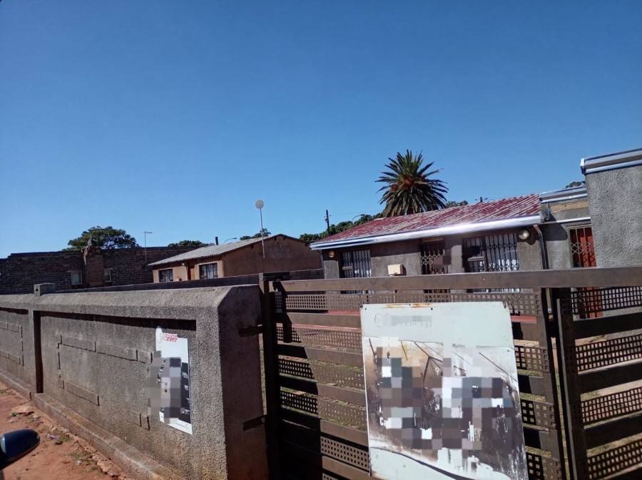 5 Bedroom Property for Sale in Daveyton Gauteng