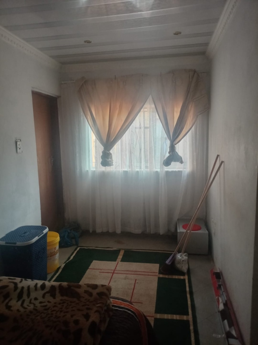 7 Bedroom Property for Sale in Daveyton Gauteng