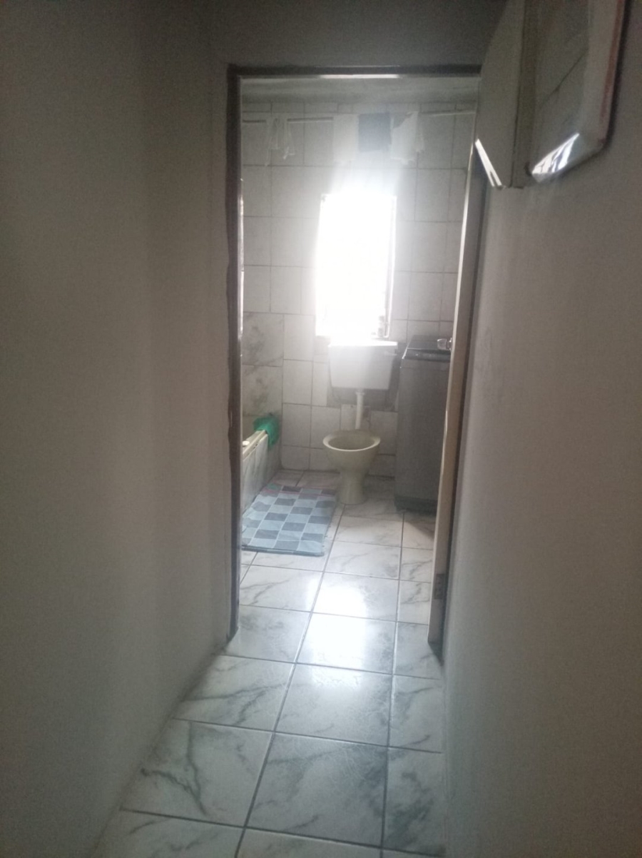 7 Bedroom Property for Sale in Daveyton Gauteng