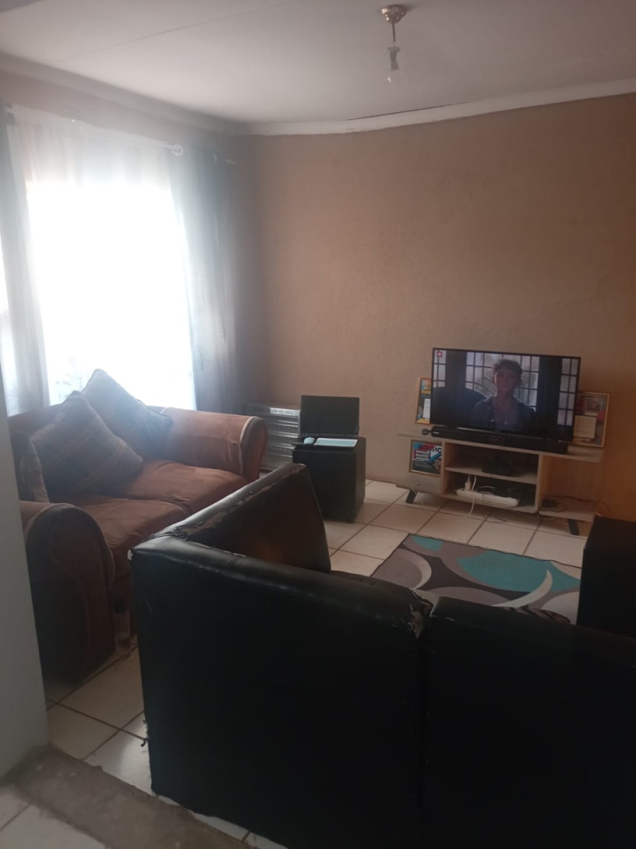 7 Bedroom Property for Sale in Daveyton Gauteng