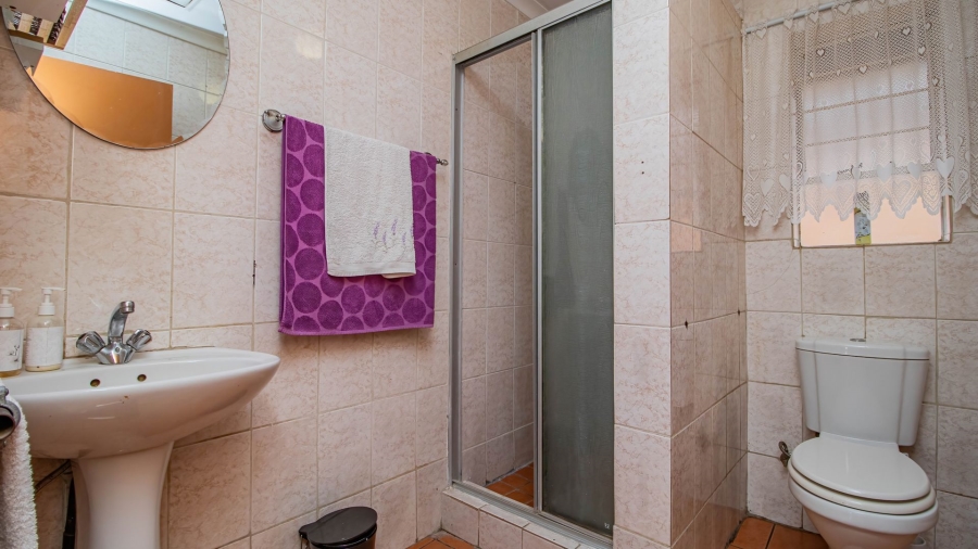 4 Bedroom Property for Sale in Glen Marais Gauteng