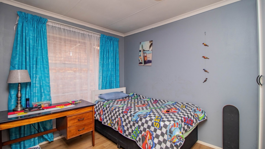 4 Bedroom Property for Sale in Glen Marais Gauteng