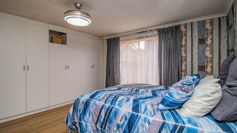 4 Bedroom Property for Sale in Glen Marais Gauteng