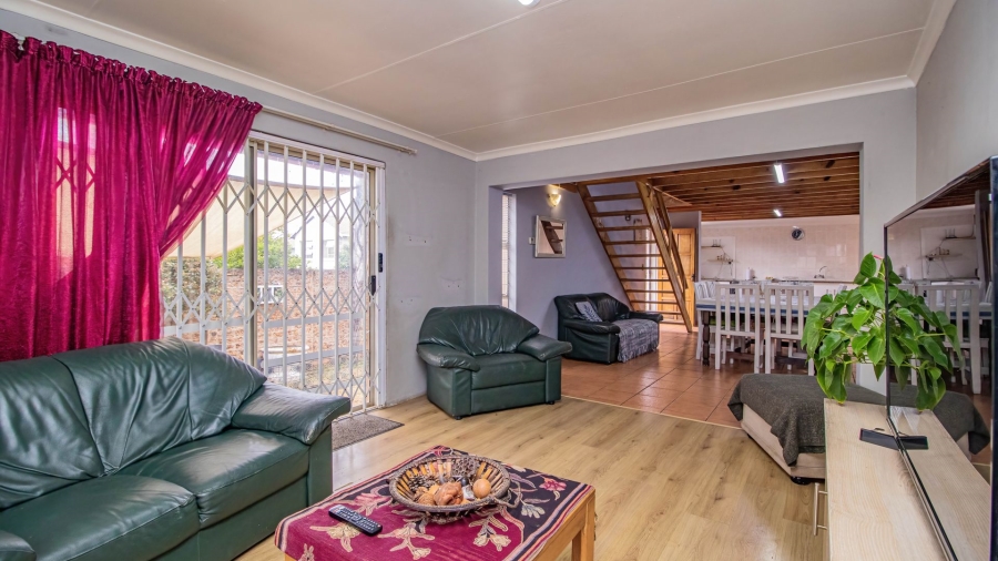 4 Bedroom Property for Sale in Glen Marais Gauteng
