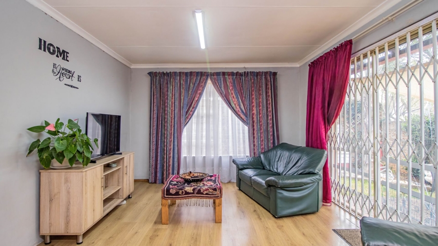 4 Bedroom Property for Sale in Glen Marais Gauteng