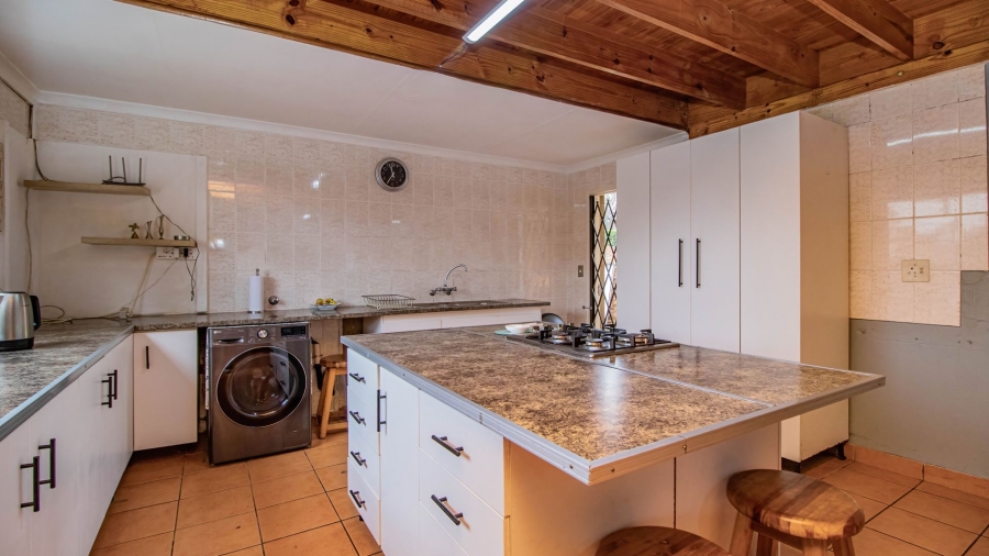 4 Bedroom Property for Sale in Glen Marais Gauteng