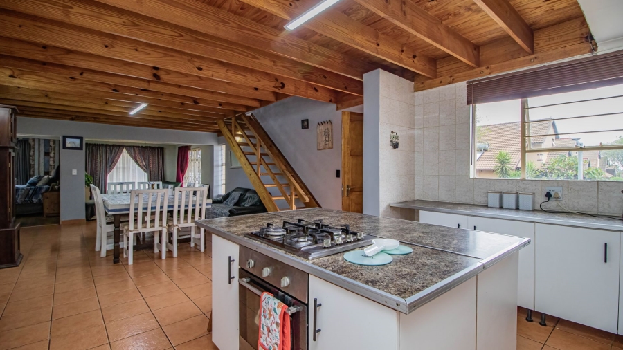 4 Bedroom Property for Sale in Glen Marais Gauteng