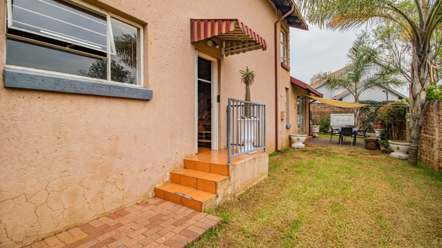 4 Bedroom Property for Sale in Glen Marais Gauteng