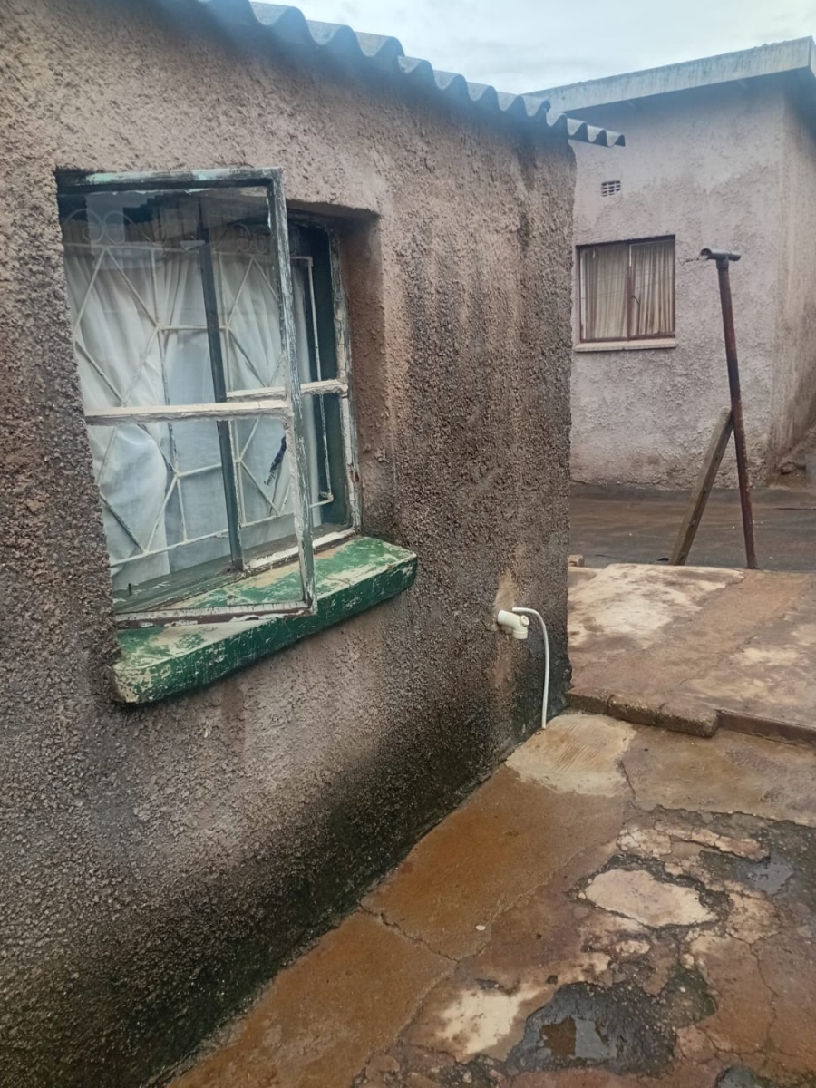 4 Bedroom Property for Sale in Jabulani Gauteng