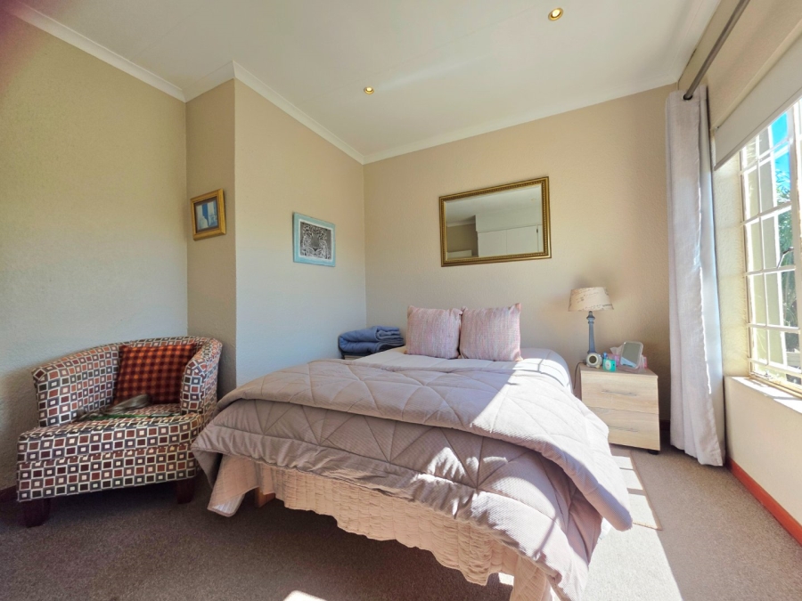 2 Bedroom Property for Sale in La Montagne Gauteng