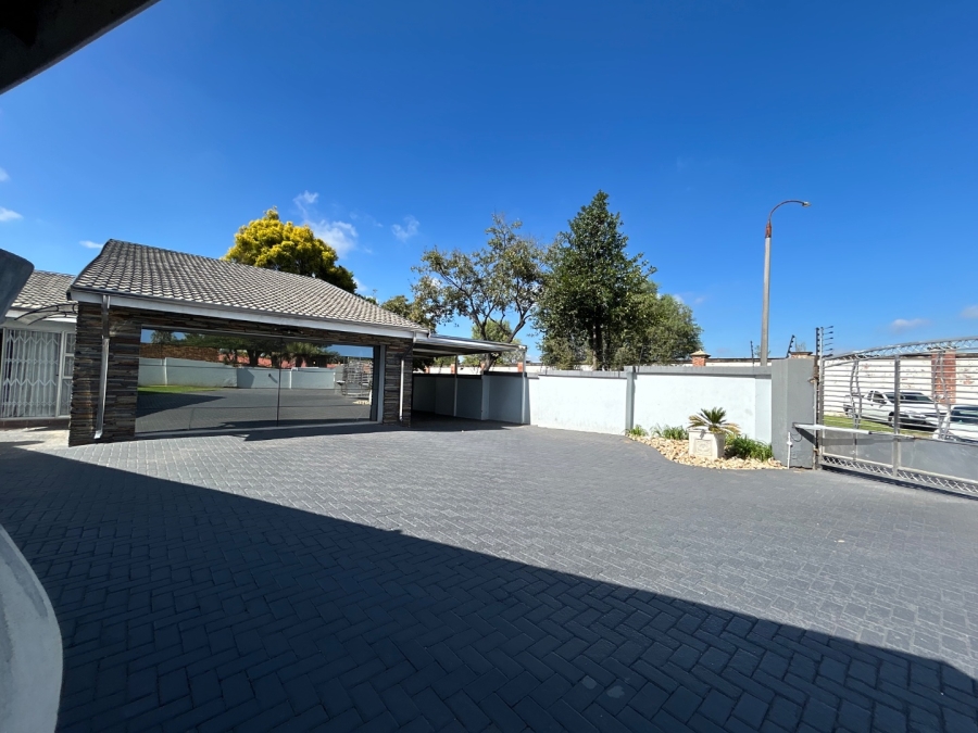 To Let 3 Bedroom Property for Rent in Sunward Park Gauteng