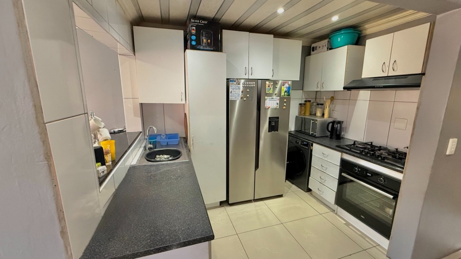3 Bedroom Property for Sale in Goudrand Gauteng