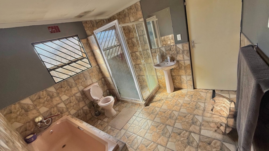 3 Bedroom Property for Sale in Goudrand Gauteng