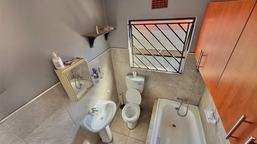 3 Bedroom Property for Sale in Goudrand Gauteng