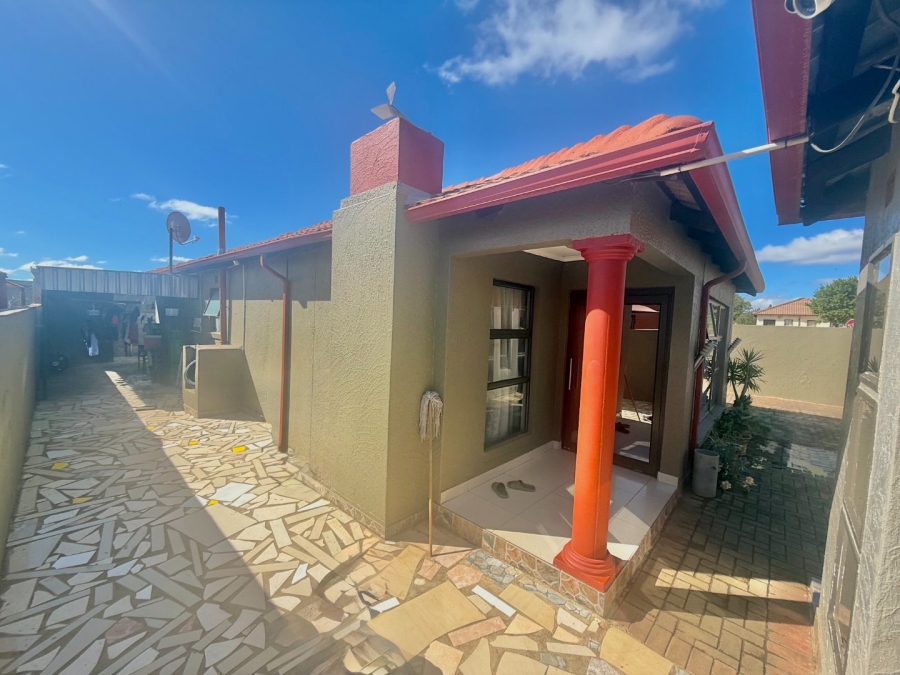 3 Bedroom Property for Sale in Goudrand Gauteng