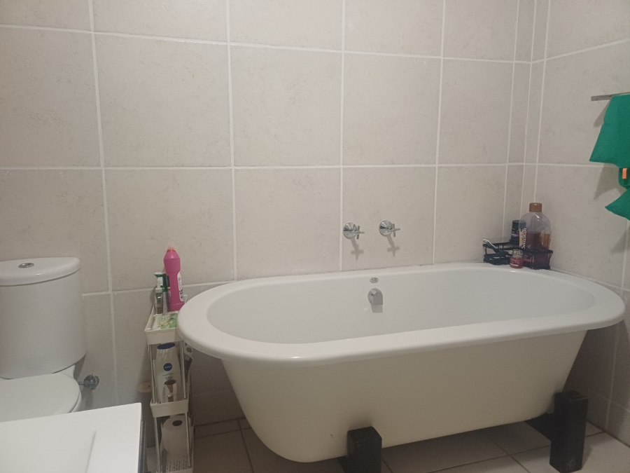 2 Bedroom Property for Sale in Acacia Gauteng