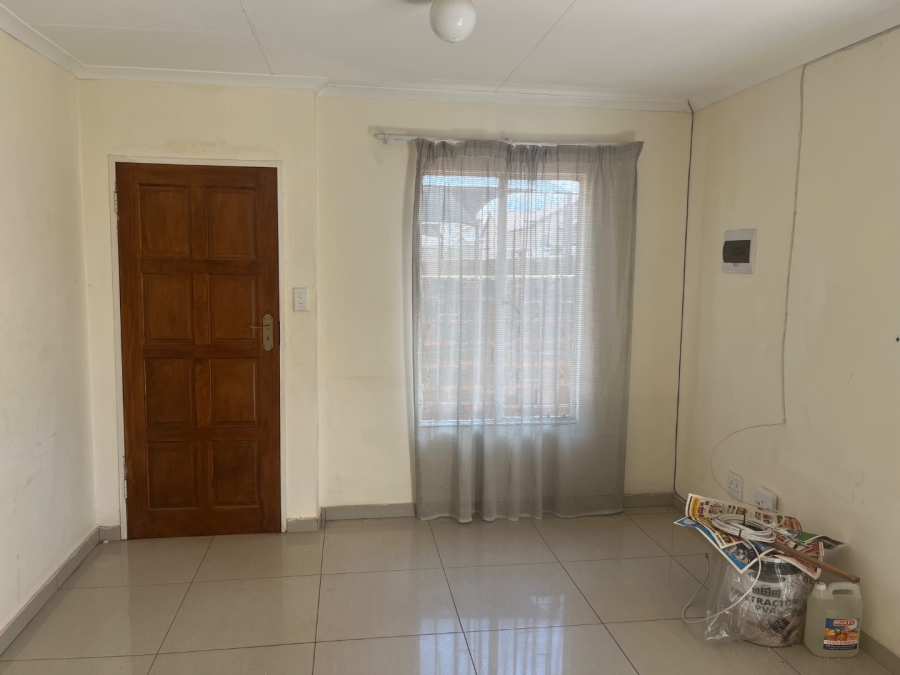 2 Bedroom Property for Sale in Witpoortjie Gauteng