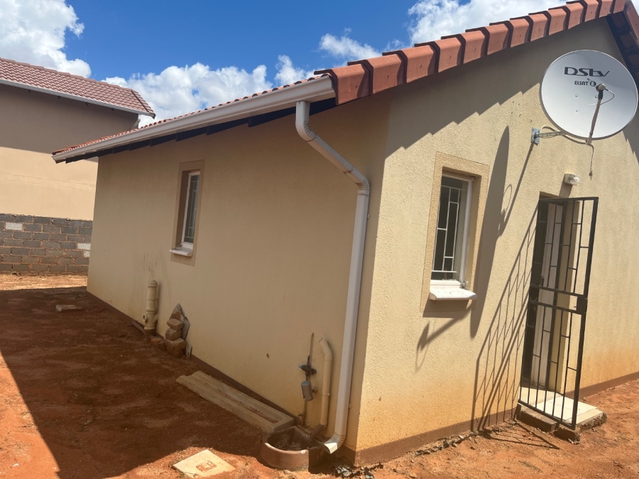 2 Bedroom Property for Sale in Witpoortjie Gauteng