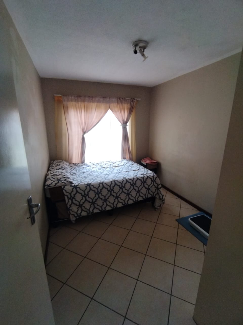 2 Bedroom Property for Sale in Witpoortjie Gauteng