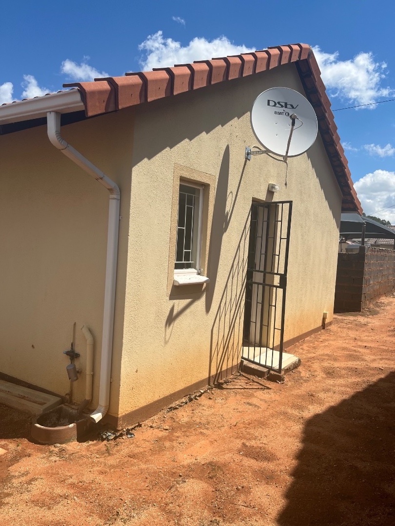 2 Bedroom Property for Sale in Witpoortjie Gauteng