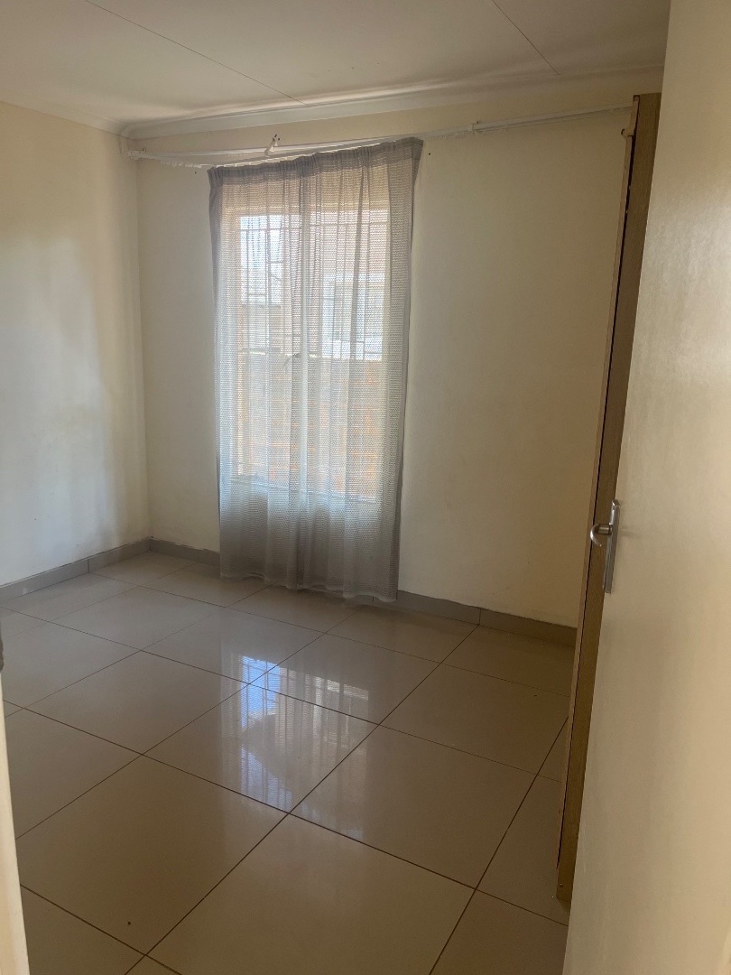 2 Bedroom Property for Sale in Witpoortjie Gauteng